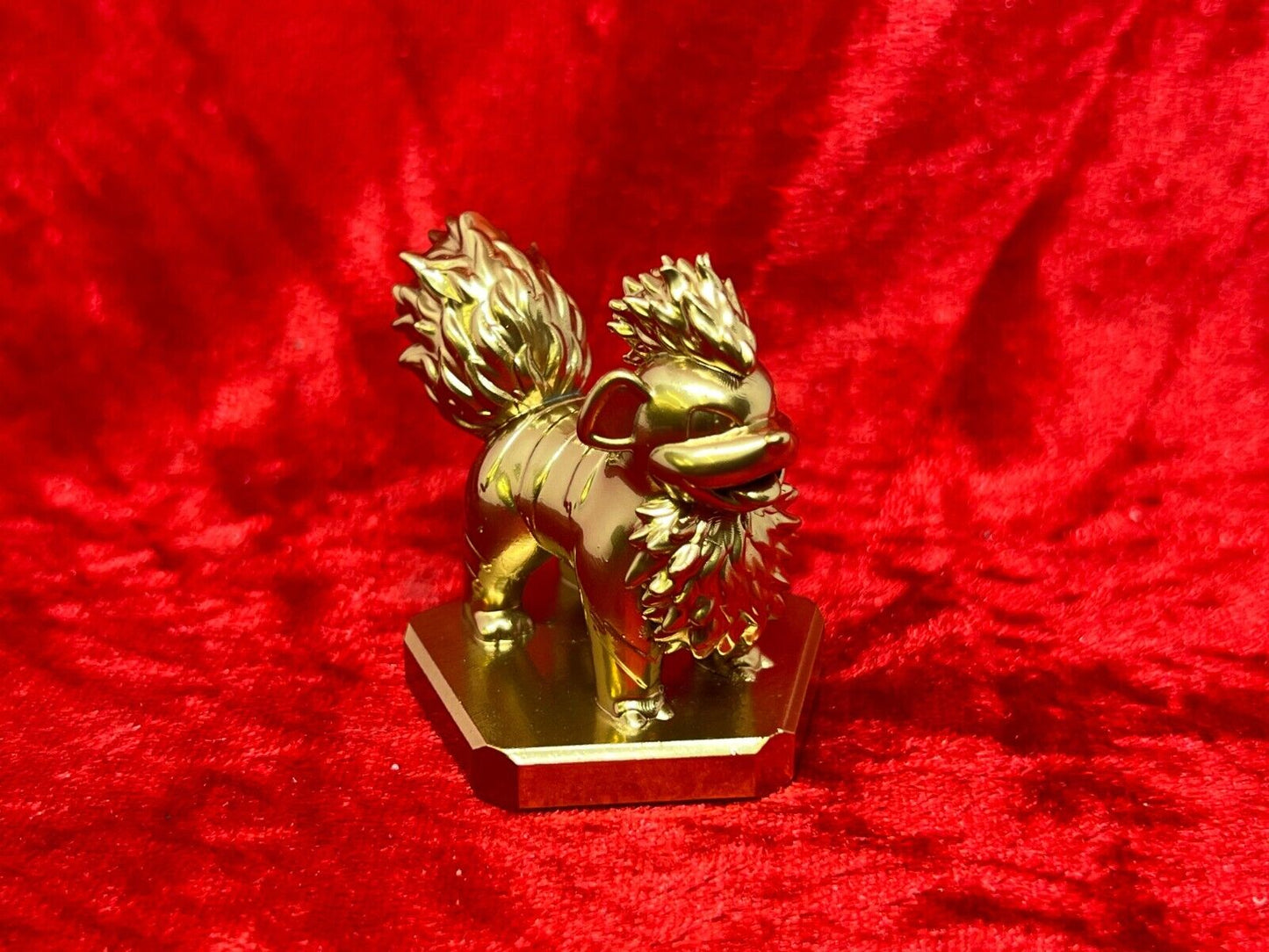 Pokemon #058 Growlithe figure Gold TCG Statue