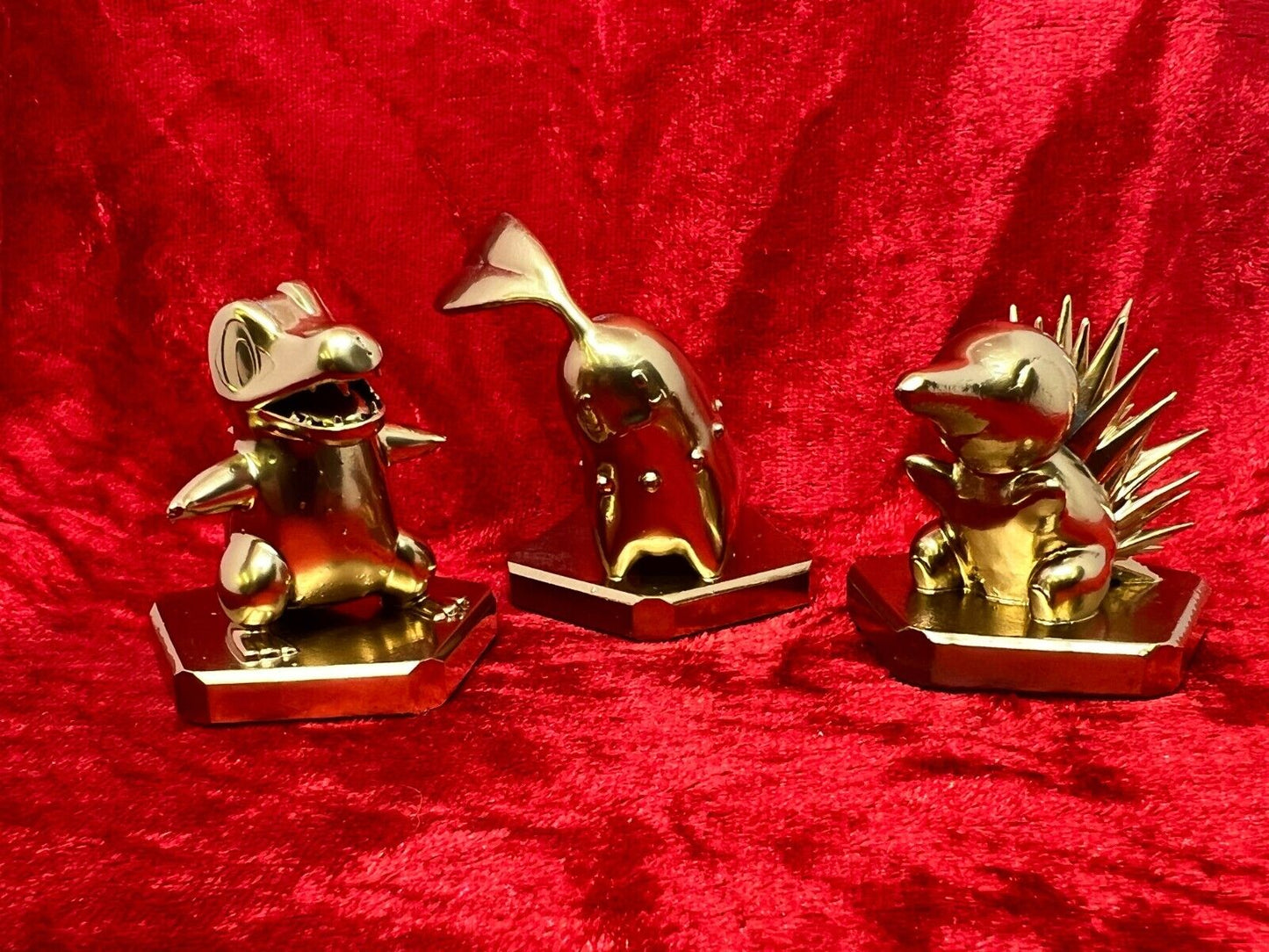 Pokemon #152 Chikorita #155 Cyndaquil #158 totodile set figures Gold TCG statues
