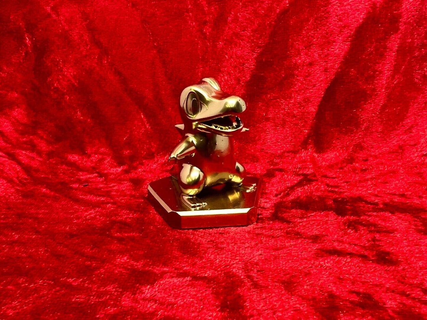 Pokemon #158 Totodile figure Gold TCG Statue