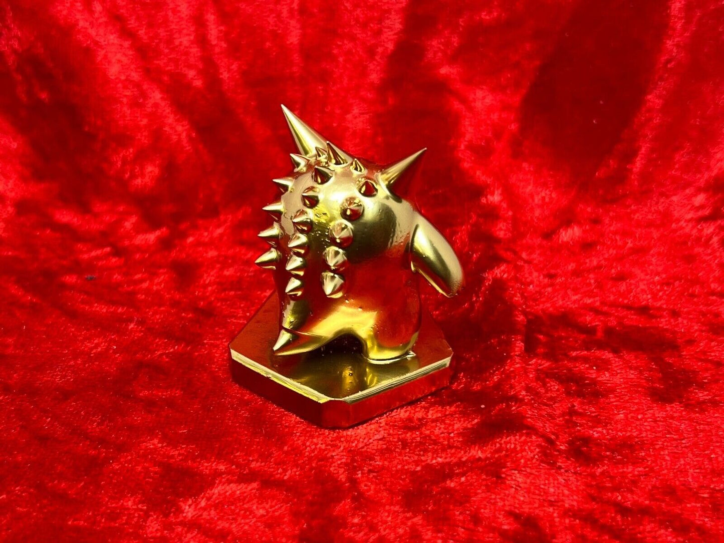 Pokemon #094 Gengar figure Gold TCG Statue