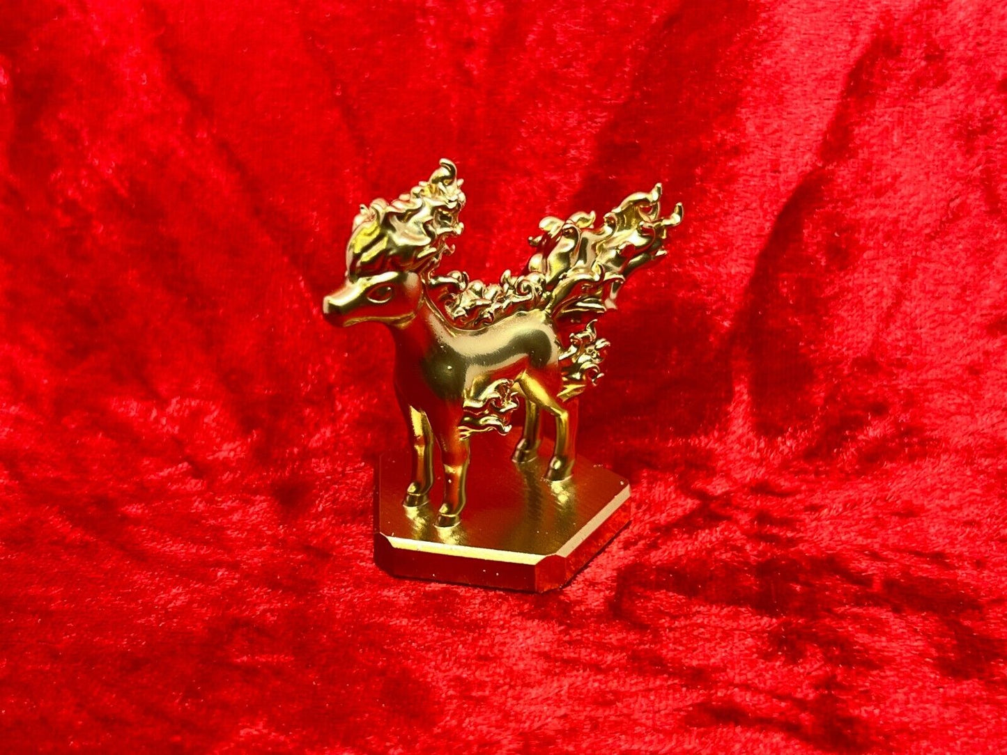 Pokemon #077 Ponyta figure Gold TCG Statue