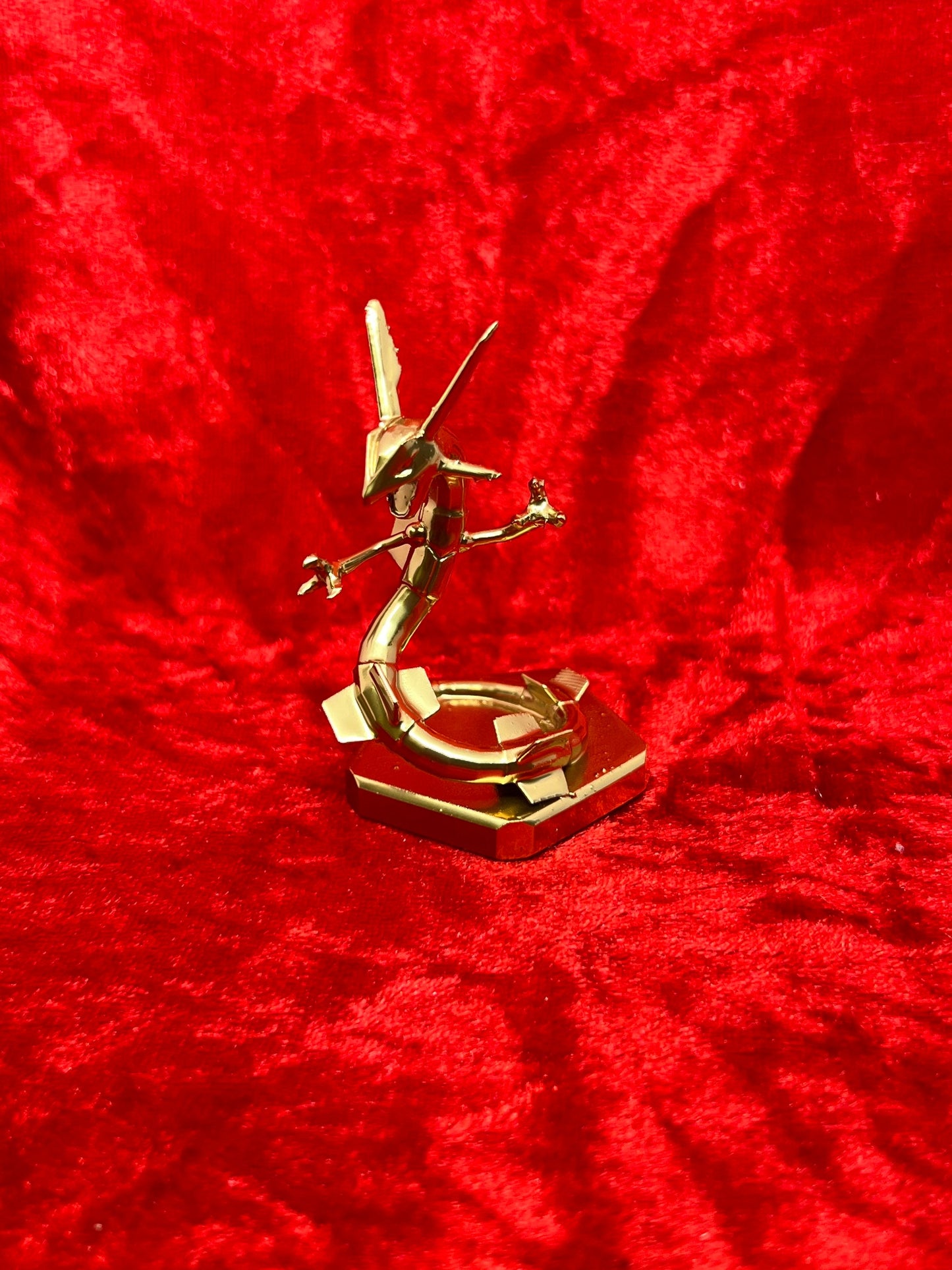 Pokemon #384 Rayquaza figure Gold TCG Statue