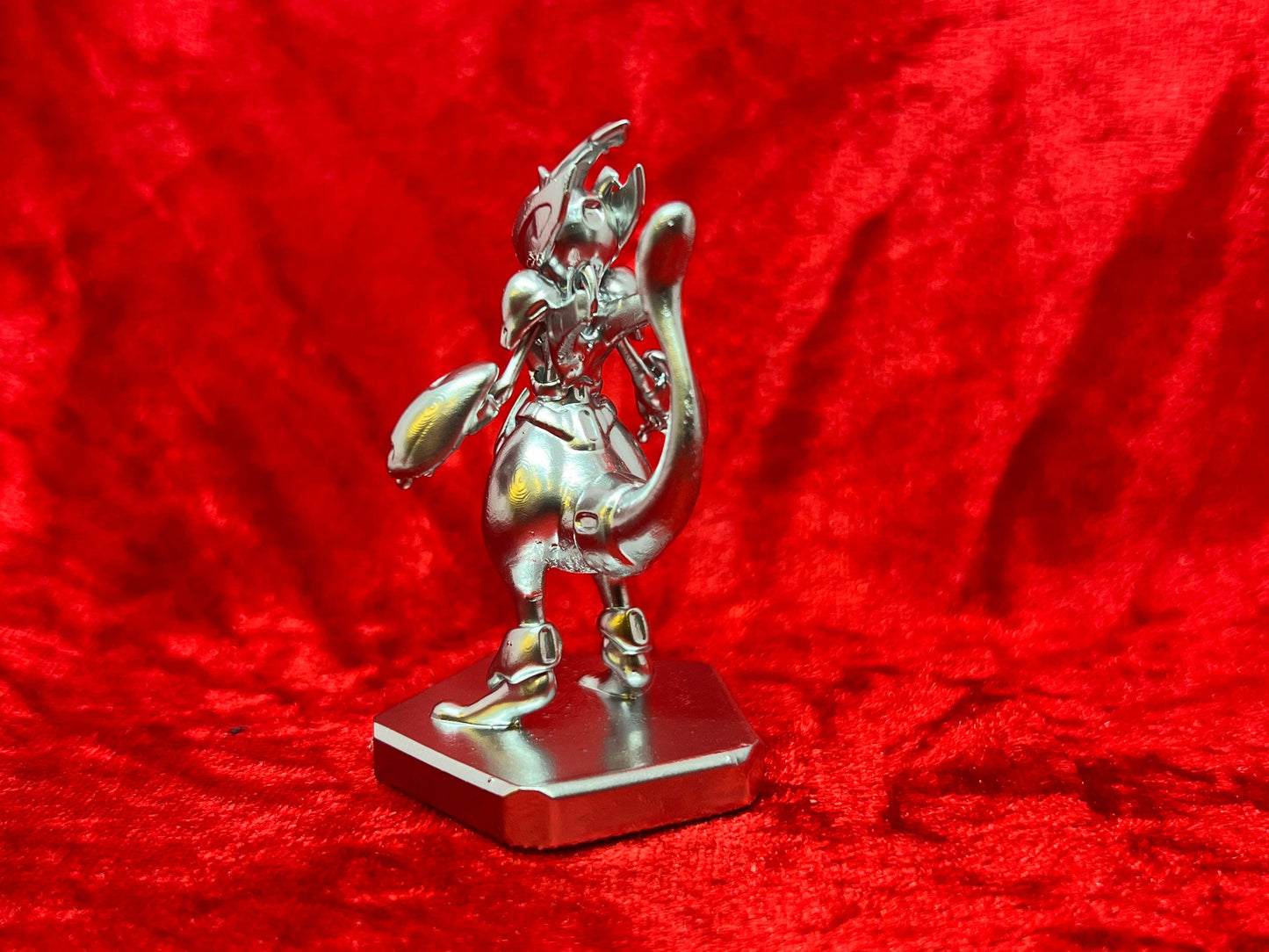 Pokemon #150 Armoured Mewtwo figure Chrome TCG Statue