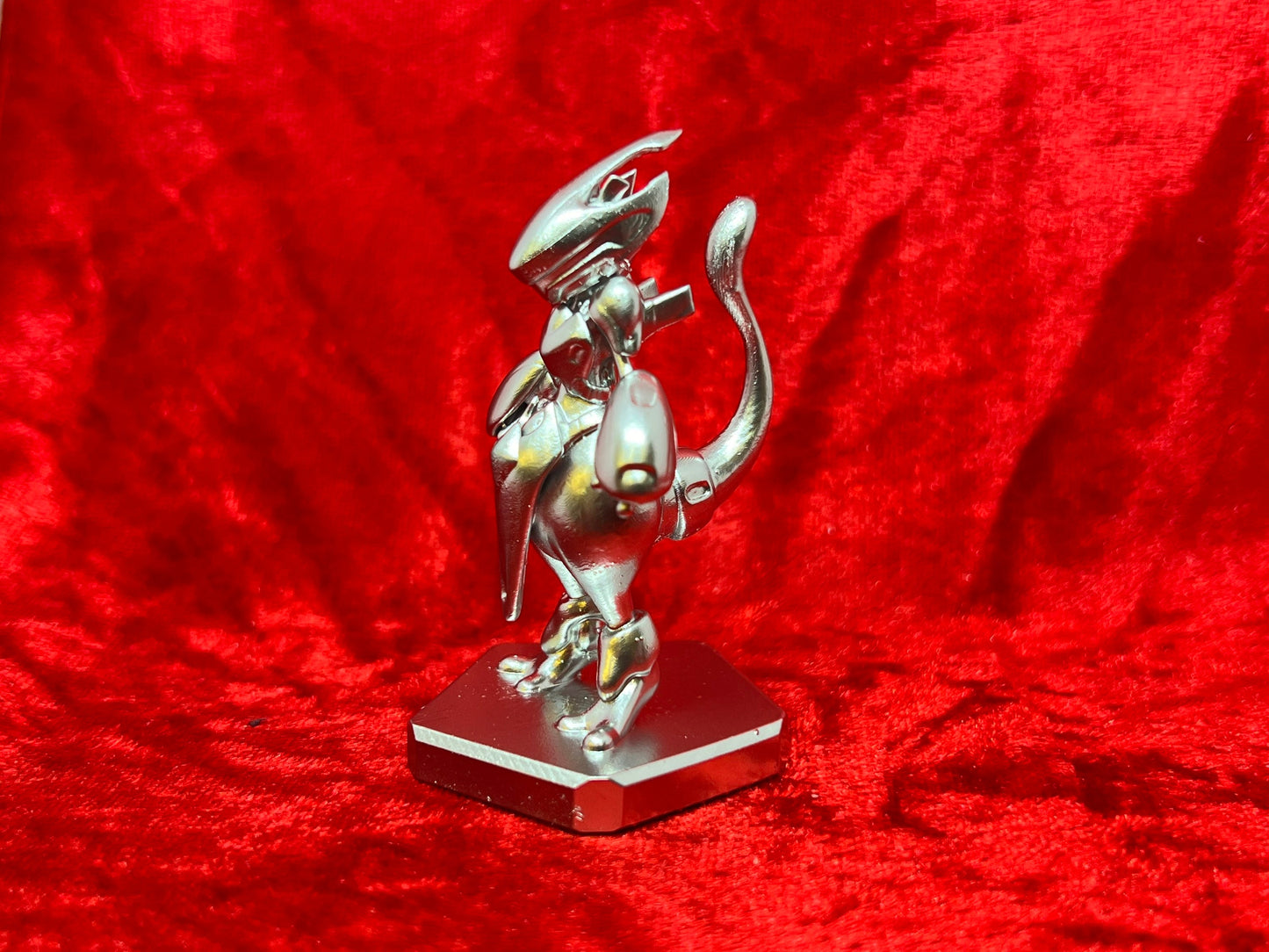 Pokemon #150 Armoured Mewtwo figure Chrome TCG Statue