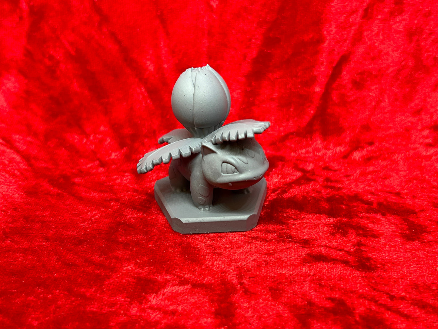 Pokemon #002 Ivysaur figure Grey TCG Statue