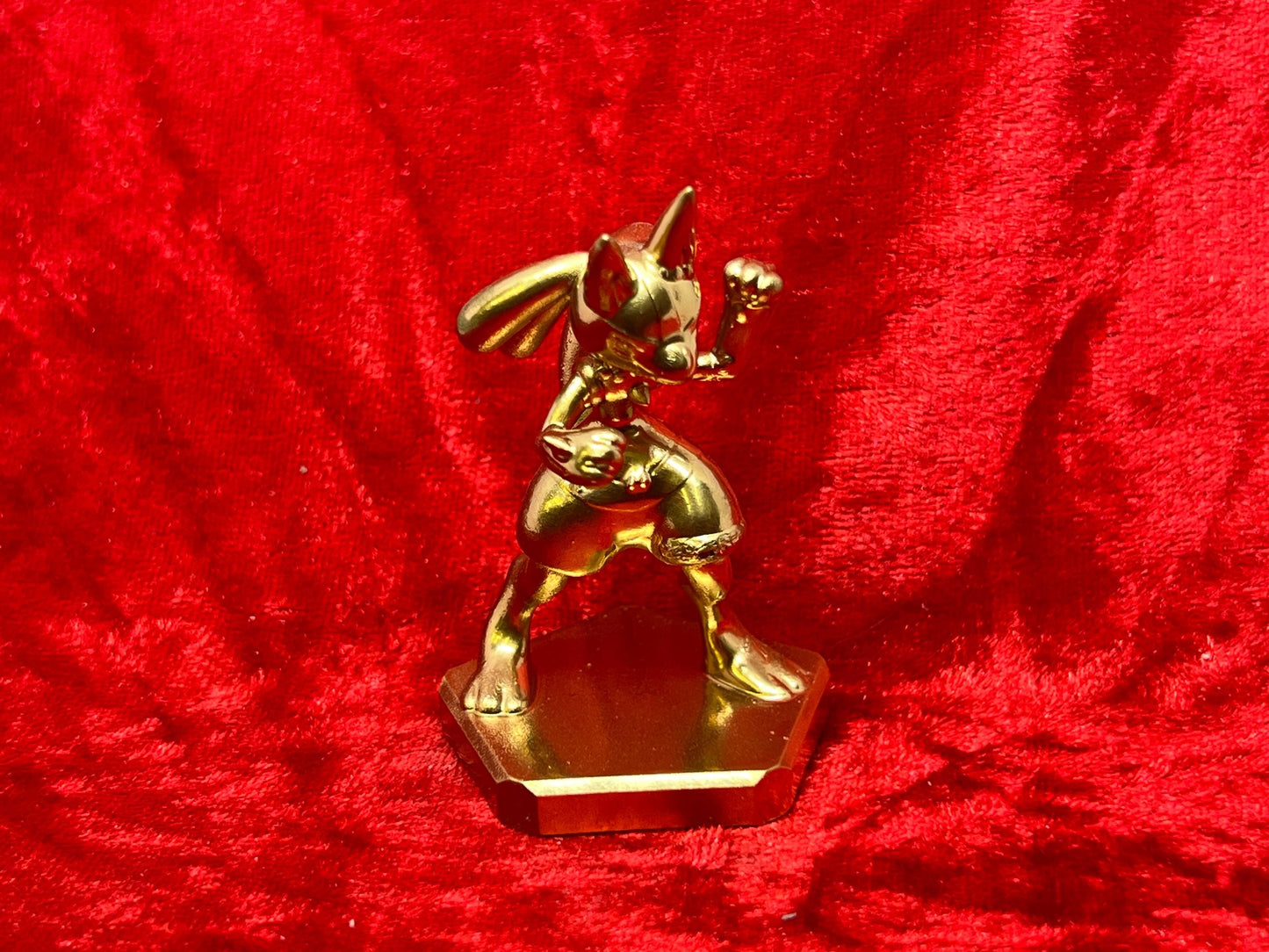 Pokemon #448 Lucario figure Gold TCG Statue