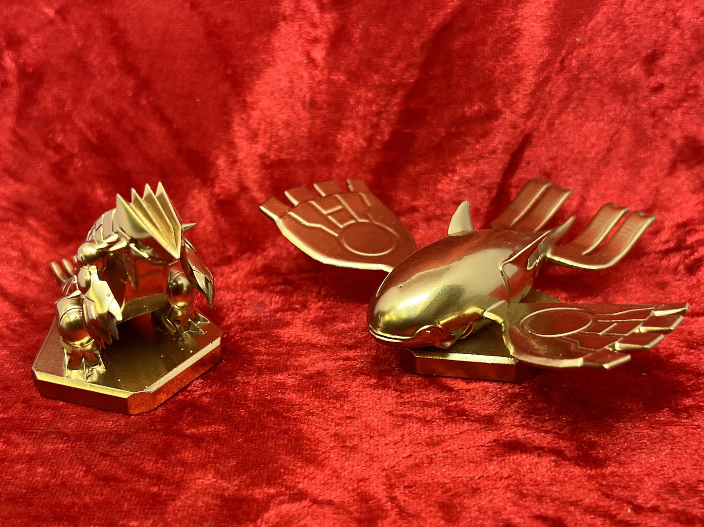 Pokemon #382 Kyogre and #383 Groudon Gold TCG Legendary Set