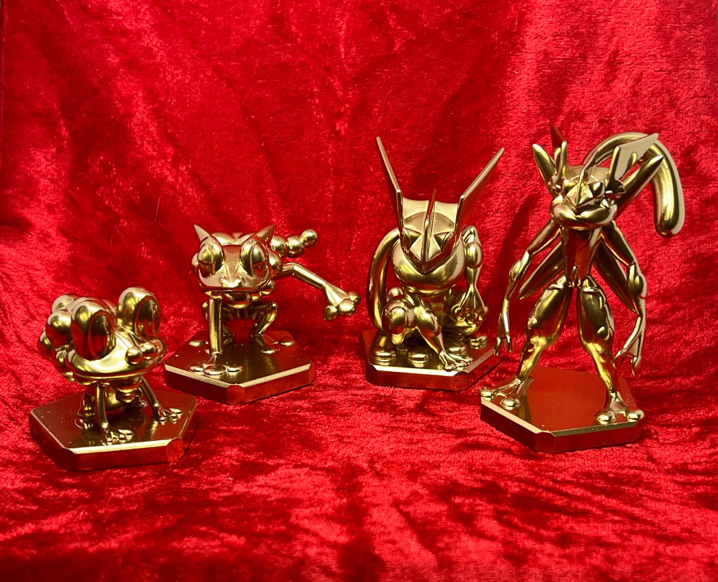 Pokemon #656 Froakie, #657 Frogadier,#658 Greninja and Ash Greninja figures Gold TCG Statues Set