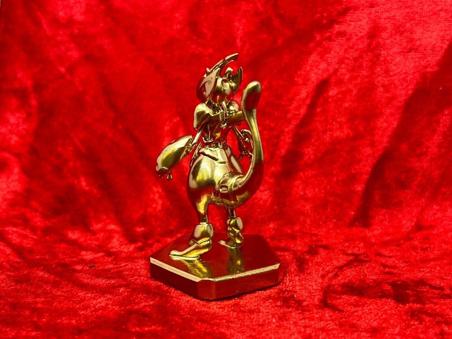 Pokemon #150 Armoured Mewtwo figure Gold TCG Statue