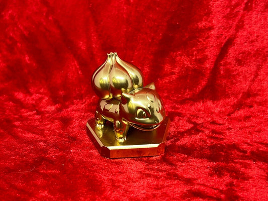 Pokemon #001 Bulbasaur figure Gold TCG Statue
