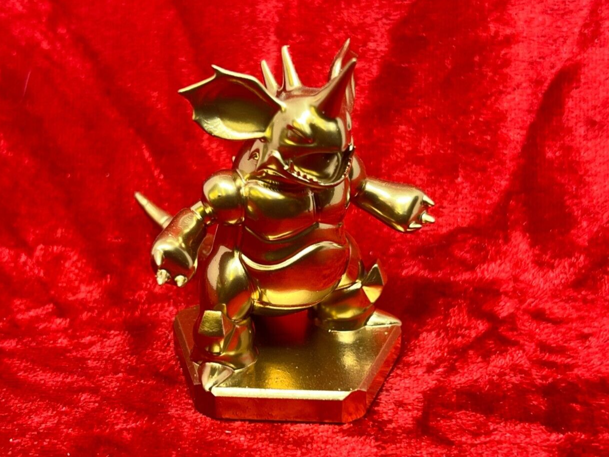 Pokemon #034 Nidoking Gold TCG Statue