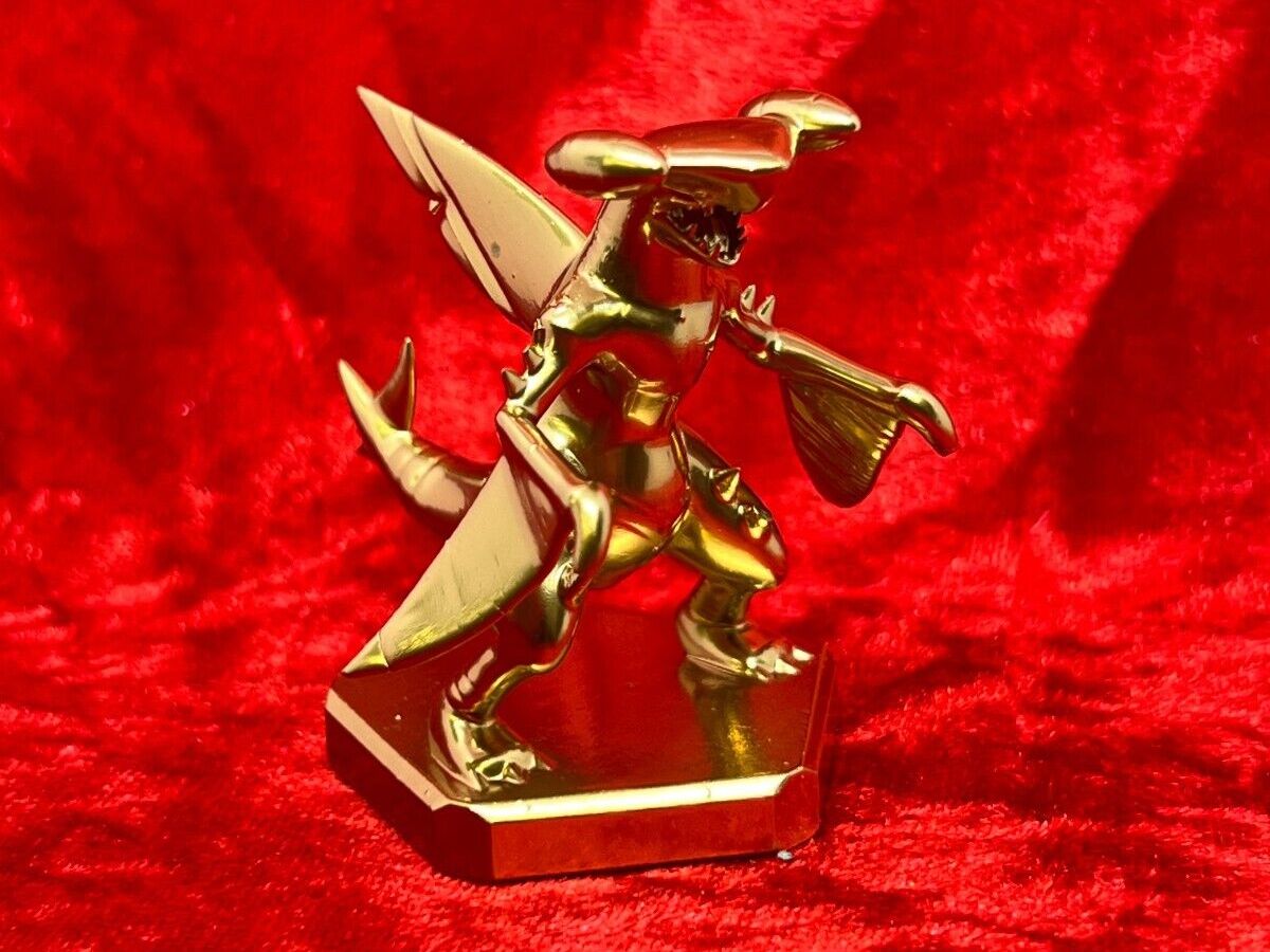 Pokemon #445 Garchomp figure Gold TCG Statue