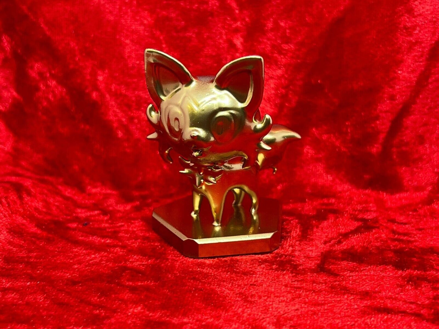 Pokemon #906 Sprigatito figure Gold TCG Statue