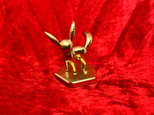 Pokemon #197 Umbreon figure Gold TCG Statue