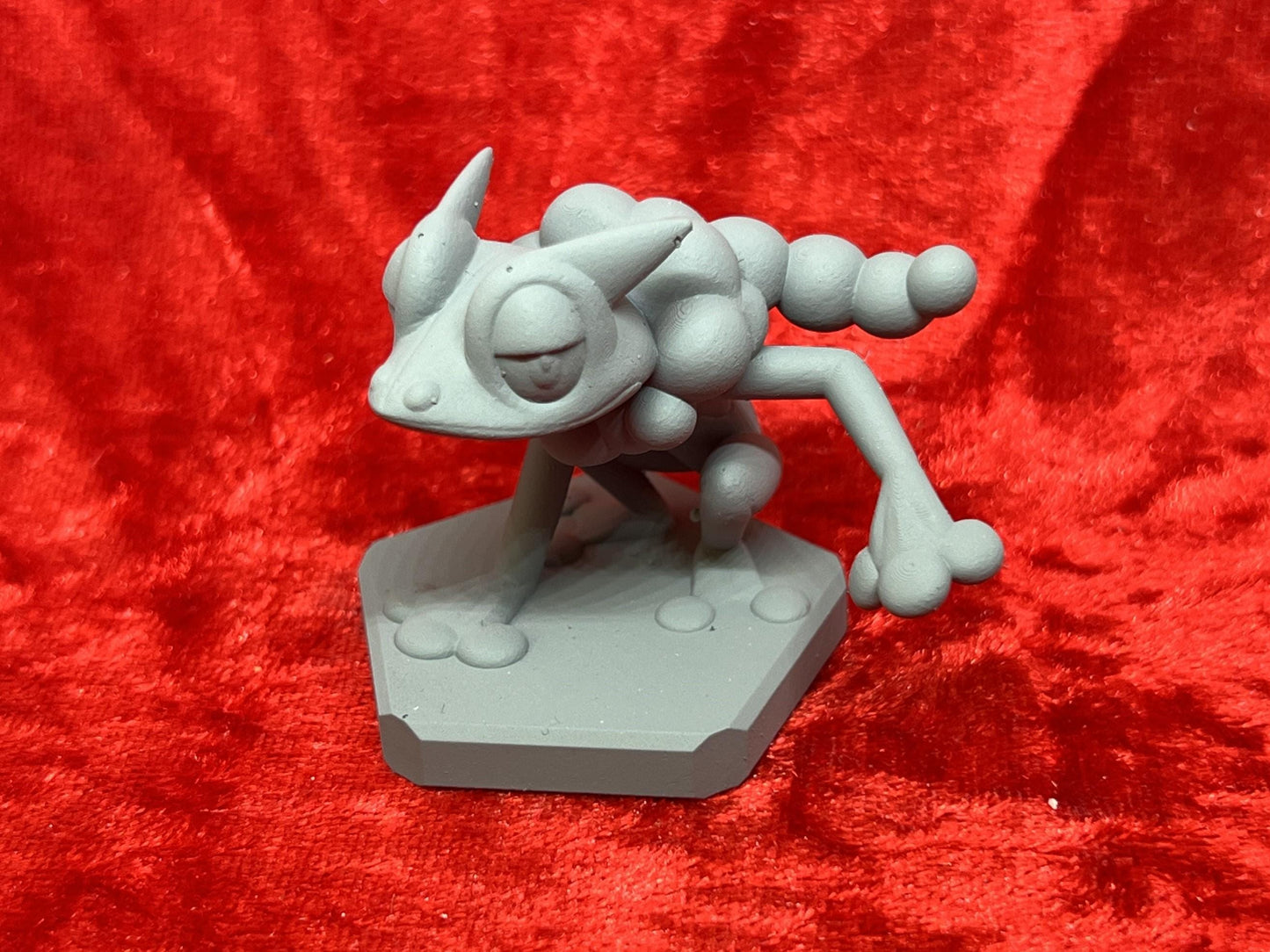 Pokemon #657 Frogadier figure Grey TCG Statue